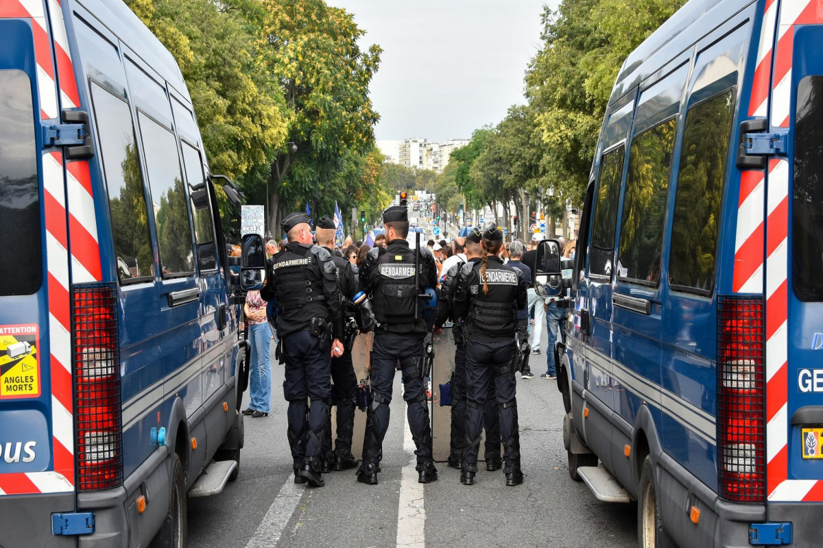 Неизвестный угрожает взрывом в иранском консульстве в Париже