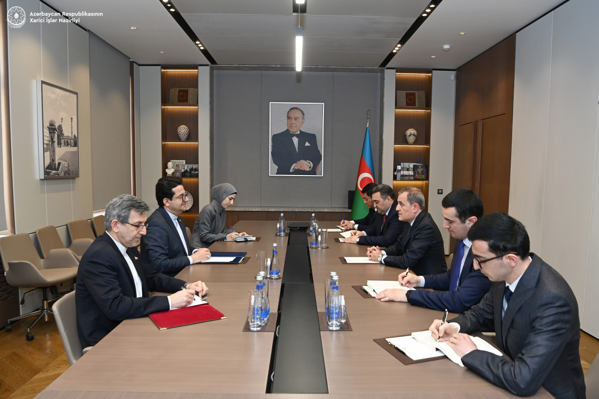 Глава МИД Азербайджана принял посла Ирана в связи с завершением его дипломатической деятельности