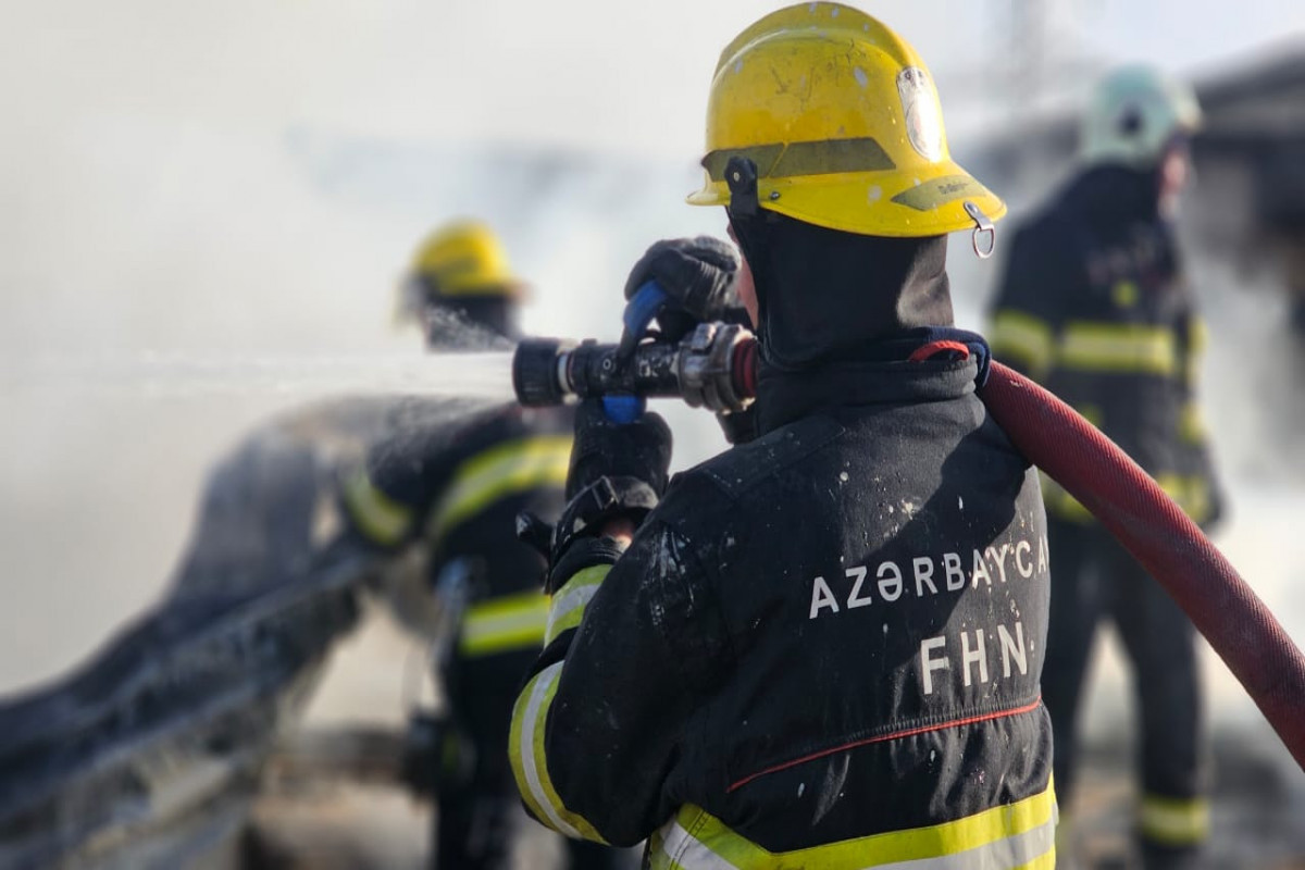 Azerbaijan involves about 15 equipment, nearly 70 live forces for extinguishing fire in wood market-<span class="red_color">PHOTO-<span class="red_color">VIDEO