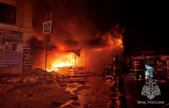 Həştərxanda bazar yanıb, 100 nəfər təxliyə edilib