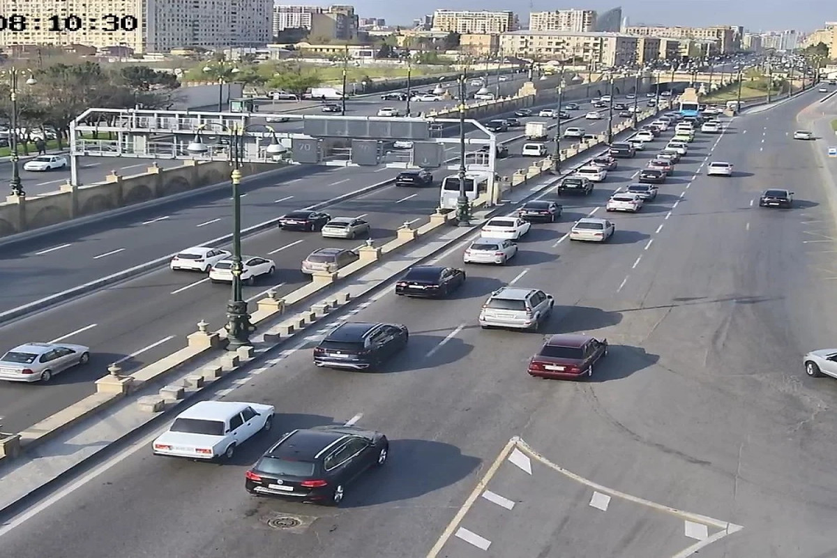 Bakıda sıxlıq olan yollar - SİYAHI 