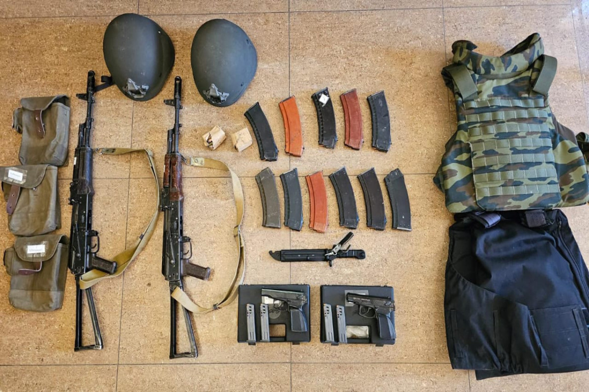 В Агдере обнаружено значительное количество оружия и боеприпасов