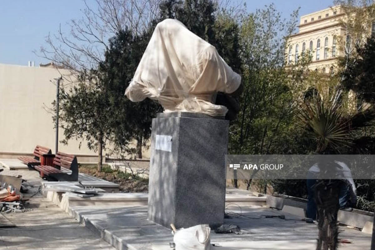 President Ilham Aliyev and President Sadyr Zhaparov attended unveiling ceremony of monument to Chingiz Aitmatov in Baku -<span class="red_color">UPDATED