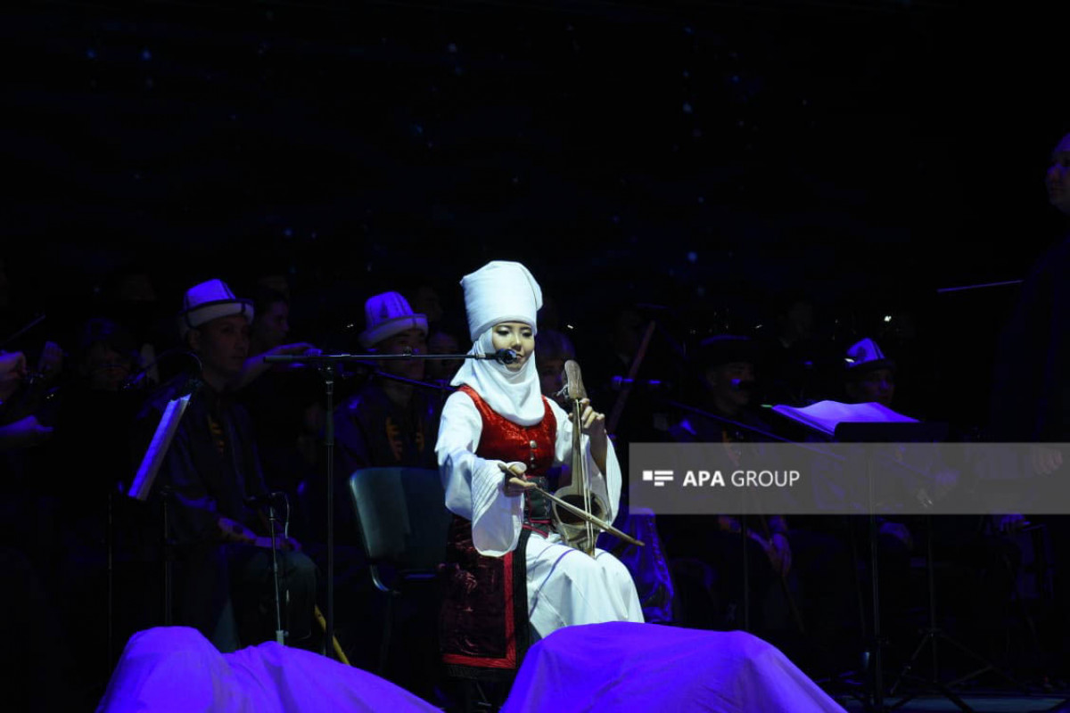 Heydər Əliyev Mərkəzində Qırğızıstanın incəsənət ustalarının konsert proqramı təşkil olunub  - FOTO 