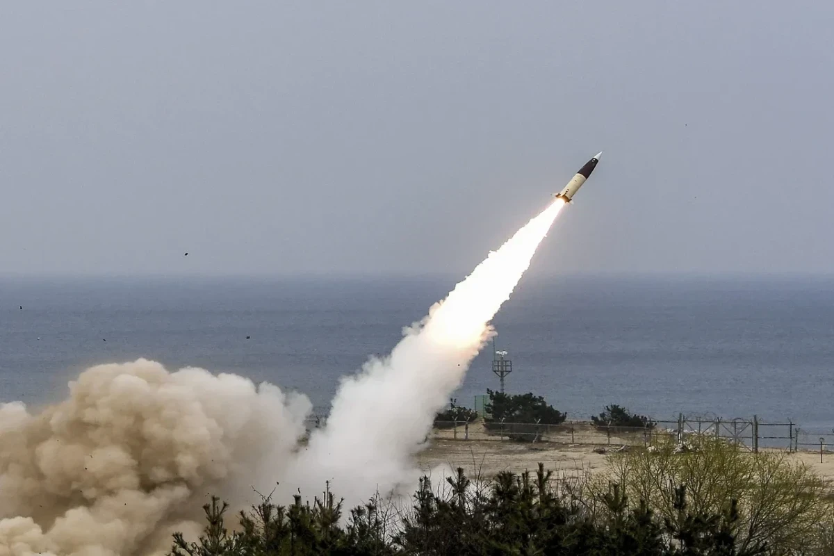 В США заявили, что продолжат поставки Киеву тактических ракет ATACMS