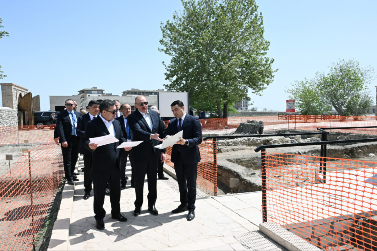 Президенты Азербайджана и Кыргызстана посетили дворец Панахали-хана и комплекс «Имарет»