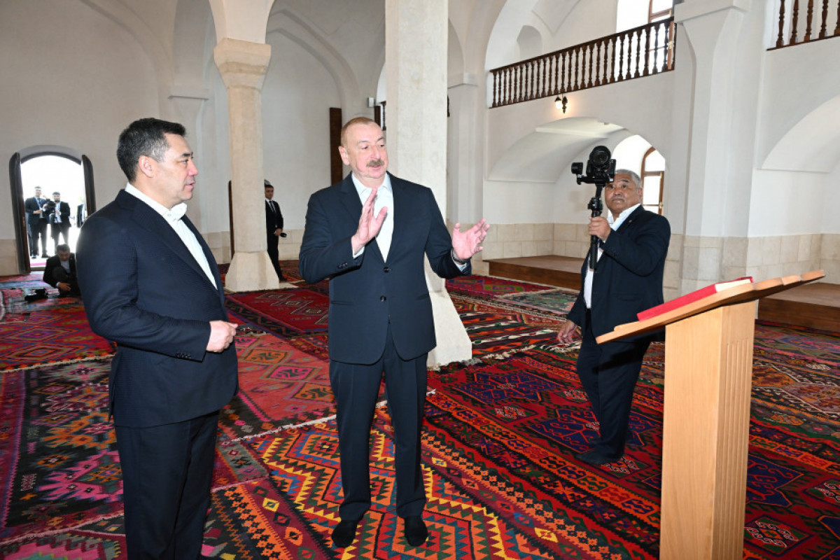 Лидеры Азербайджана и Кыргызстана в Агдаме приняли участие в открытии Джума мечети после реставрации