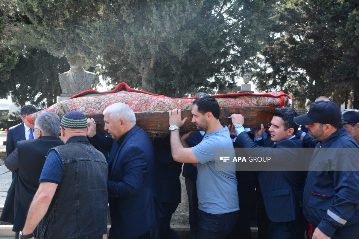 Президент и первая леди Азербайджана направили венок на похороны Эльмиры Сулеймановой-<span class="red_color">ОБНОВЛЕНО-2