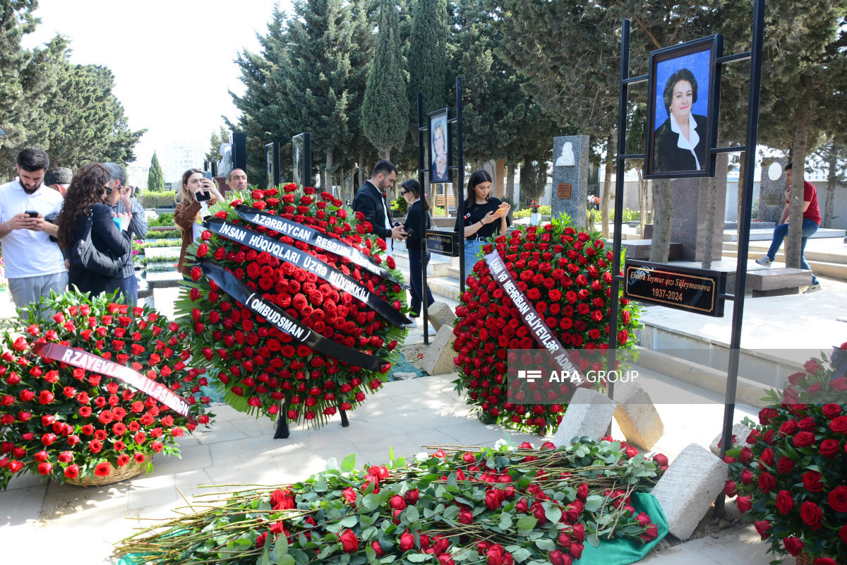 Президент и первая леди Азербайджана отправили венок на похороны Эльмиры Сулеймановой-<span class="red_color">ОБНОВЛЕНО-2
