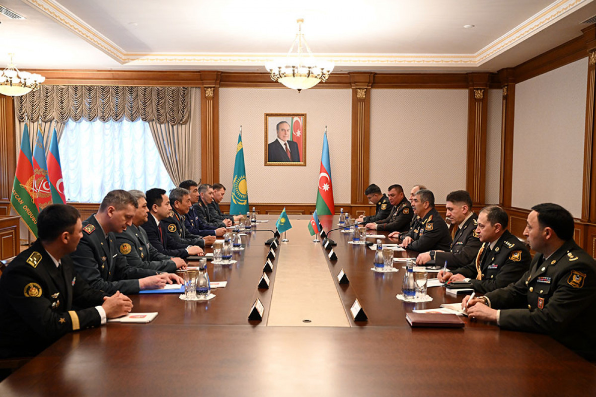 Azerbaijan, Kazakhstan discuss prospects for development of military cooperation