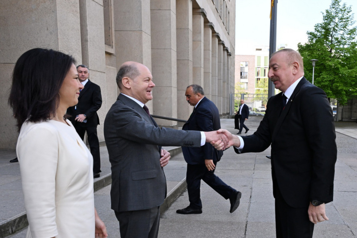 Олаф Шольц встретил Президента Азербайджана