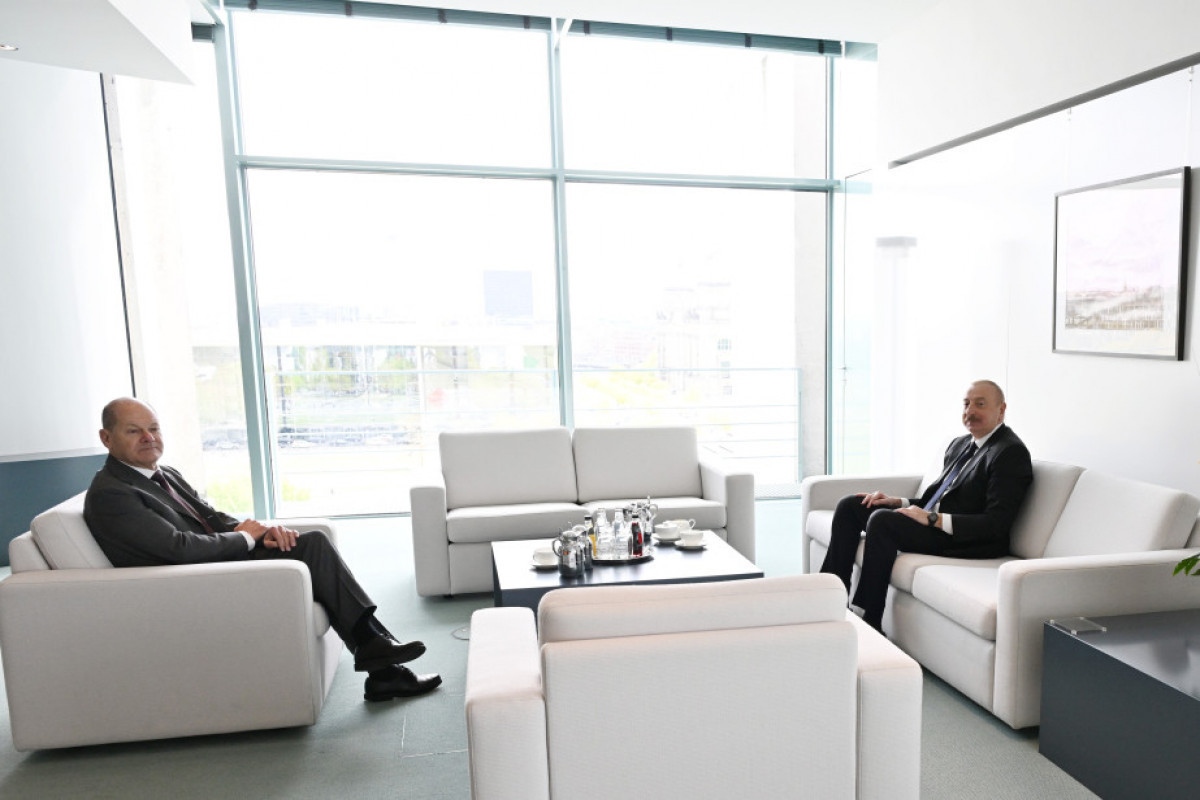 Началась встреча один на один Президента Азербайджана и канцлера ФРГ