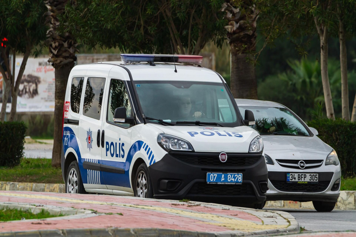 В Турции полицейский открыл стрельбу в участке, есть раненые