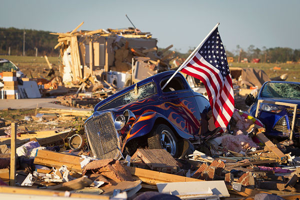 Жертвами торнадо в США стали минимум три человека