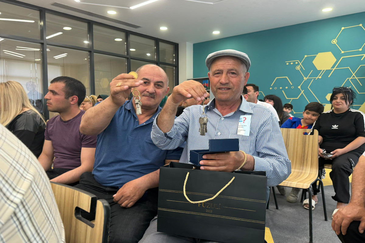 Növbəti köç karvanı Füzuli şəhərinə çatıb, mənzillərin açarları təqdim olunub  - FOTO  - YENİLƏNİB 