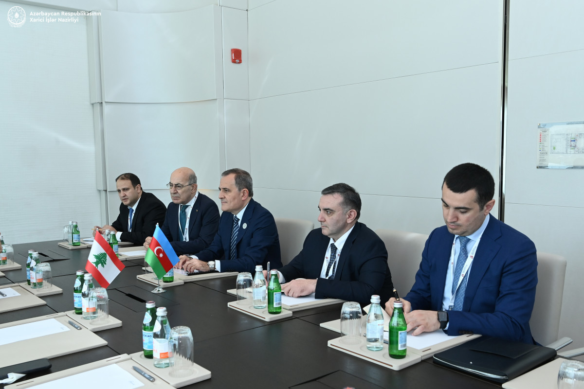 Azerbaijani FM meets with Lebanon