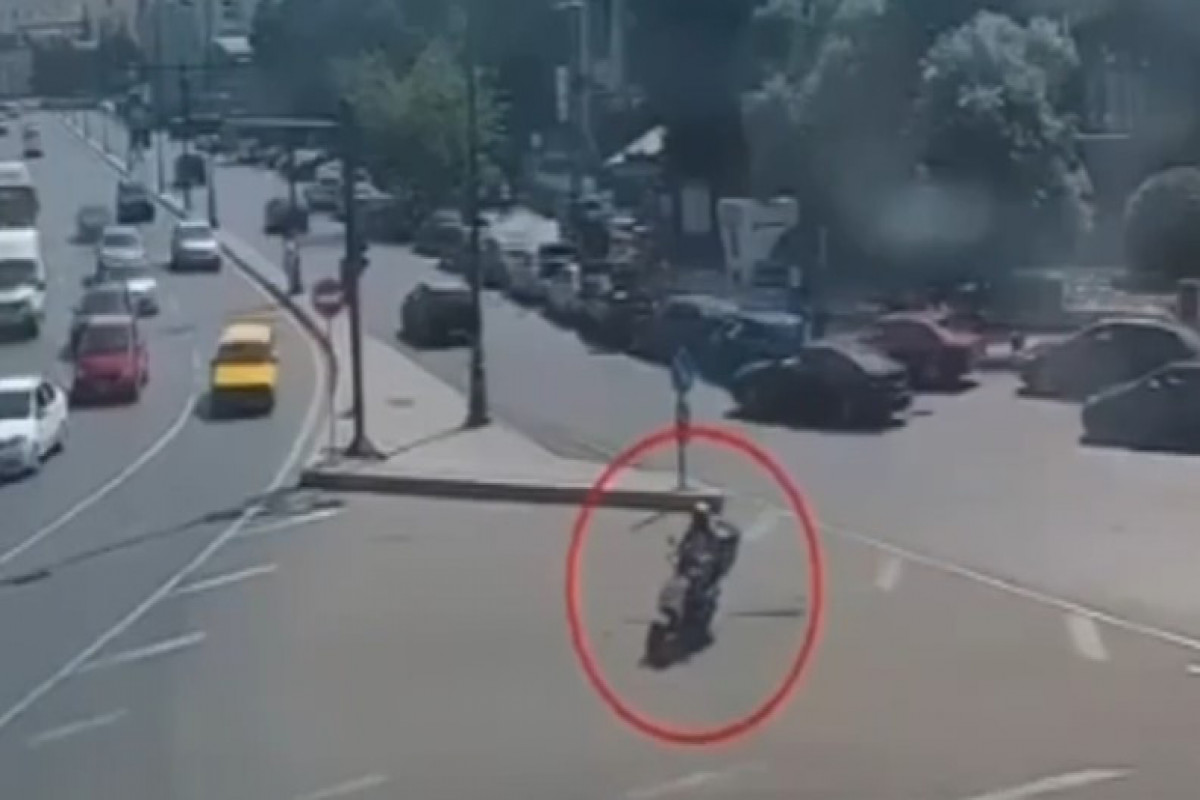 Qəzada ölən moped sürücüsünün yeni görüntüləri yayılıb  - VİDEO 