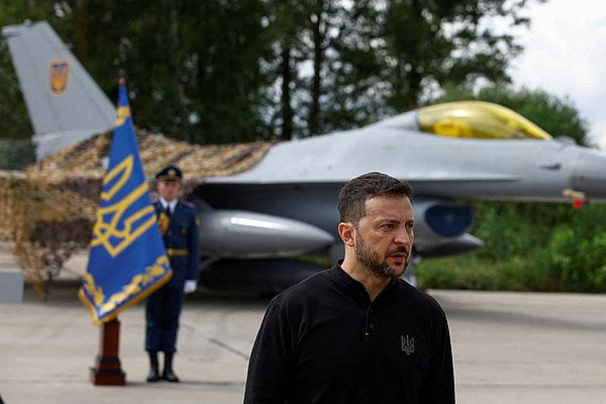 Zelenski F-16 qırıcılarının Ukraynaya gəlməyini təsdiqləyib - FOTO 