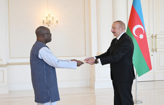 Prezident İlham Əliyev Burkina Fasonun yeni səfirini qəbul edib