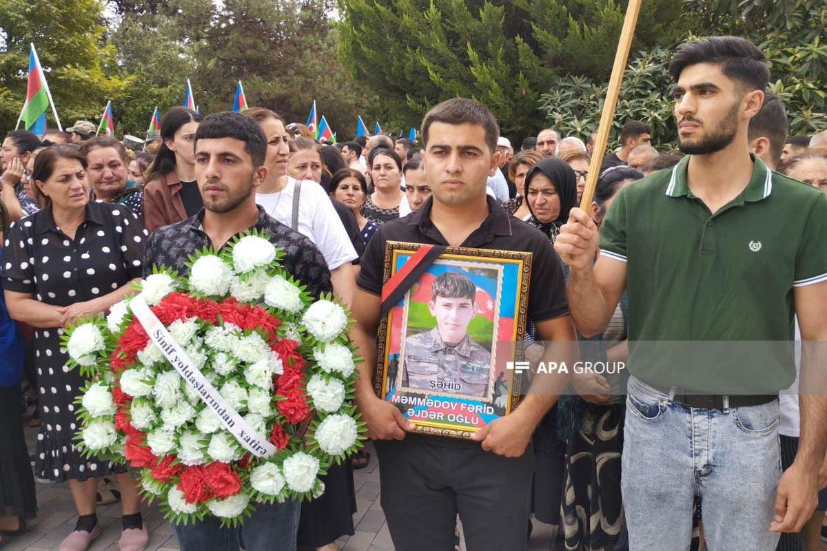 İki il əvvəl Laçında itkin düşmüş hərbçi ilə Ağdamda vida mərasimi keçirilir - FOTO 