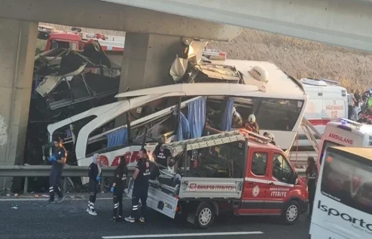 Türkiyədə sərnişin avtobusu körpüyə çırpılıb, 11 nəfər ölüb - VİDEO  - FOTO 