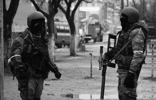Dağıstanda niqablı şəxs polis əməkdaşlarına atəş açıb  - FOTO 