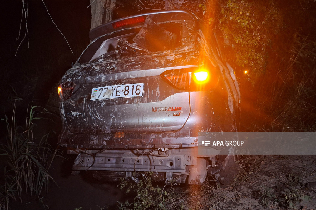 Zərdabda baş verən qəzada ölənlərdən ikisi sürücünün 3 və 14 yaşlı övladları, digəri qohumunun 4 yaşlı qızıdır - FOTO - YENİLƏNİB-2 