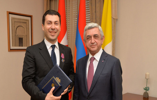 Serj Sarkisyanın diplomat kürəkəni dövlətə 350 milyon dollar ziyan vurmaqda günahlandırılır