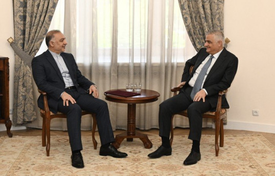 Ermənistanın baş nazirinin müavini Mqer Qriqoryan - İranın Ermənistandakı səfiri Mehdi Sübhani