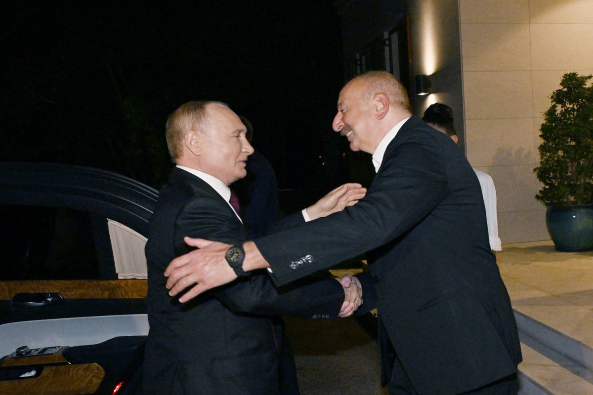 Prezident İlham Əliyev və birinci xanım Mehriban Əliyeva evlərində Rusiya Prezidenti Vladimir Putinlə şam ediblər