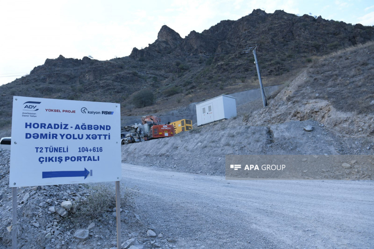Horadiz-Ağbənd dəmir yolunun tikintisi üzrə işlərin 57%-i tamamlanıb - FOTO 