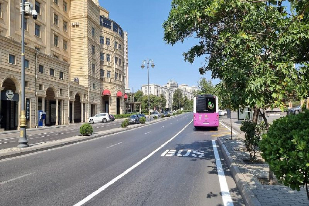 Bakıda Tbilisi prospektində xüsusi hərəkət zolağı təşkil edilir - FOTO 