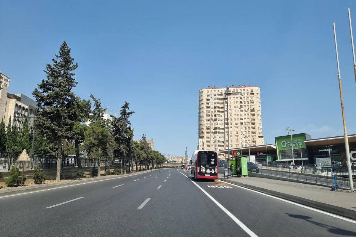 Bakıda Tbilisi prospektində xüsusi hərəkət zolağı təşkil edilir - FOTO 