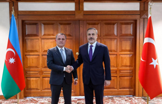 Ceyhun Bayramov Hakan Fidanı Azərbaycana dəvət edib