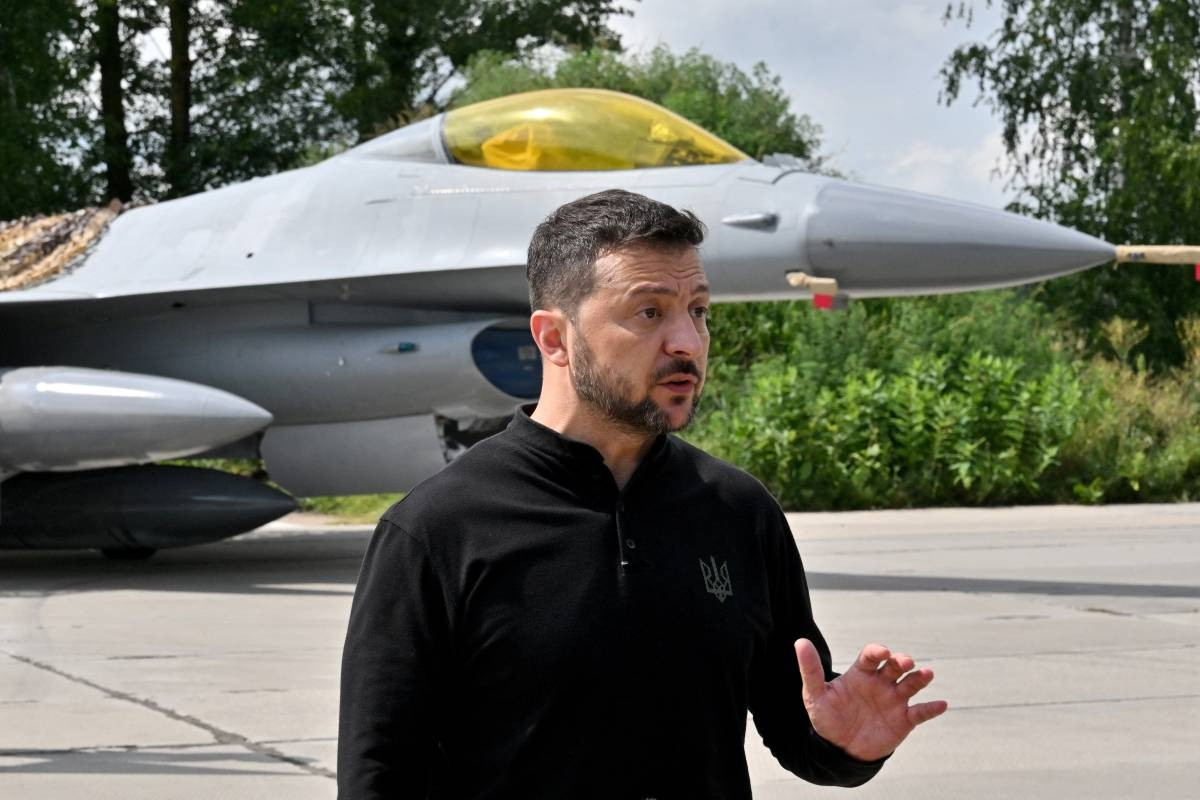 Zelenski F-16 qəzasından sonra Hərbi Hava Qüvvələrinin komandanını işdən çıxarıb