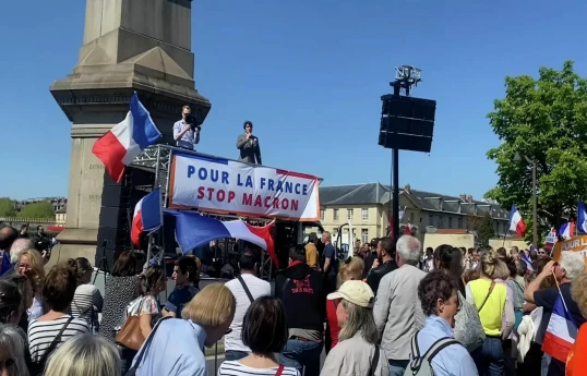 Parisdə mitinq iştirakçıları Makronun istefasını tələb ediblər