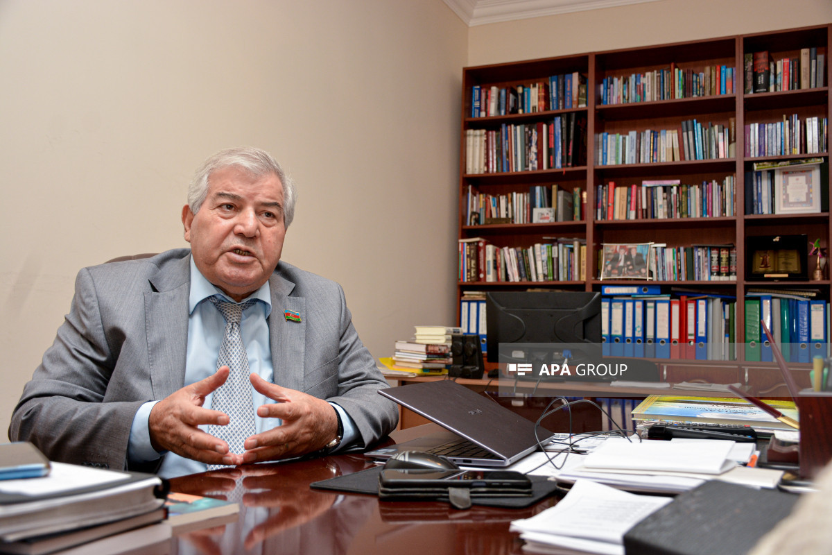 Sabir Rüstəmxanlı: Elə qidalar var ki, narkotik kimi vərdiş yaradır