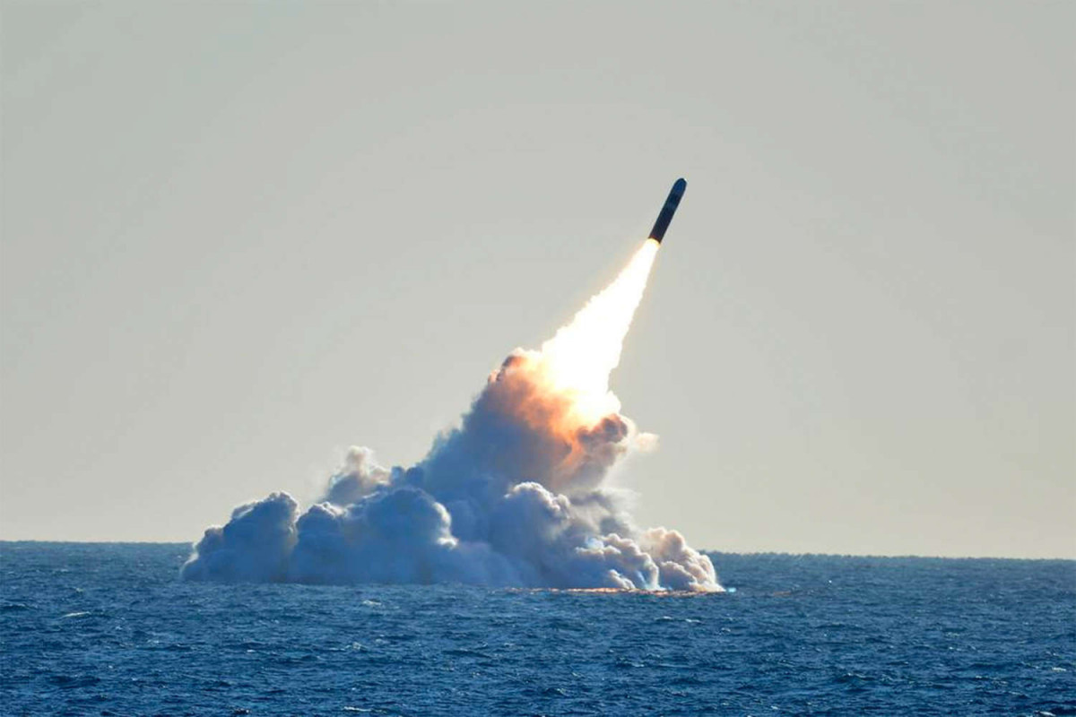 Böyük Britaniya "Trident II" ballistik raketini sınaqdan keçirəcək