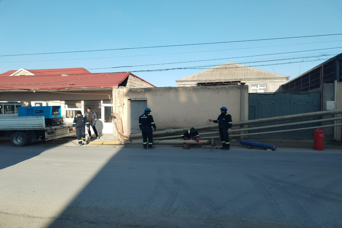 Binədə yük maşını qaz xəttinə çırpılıb, 3 min abonentə qazın verilişi dayanıb