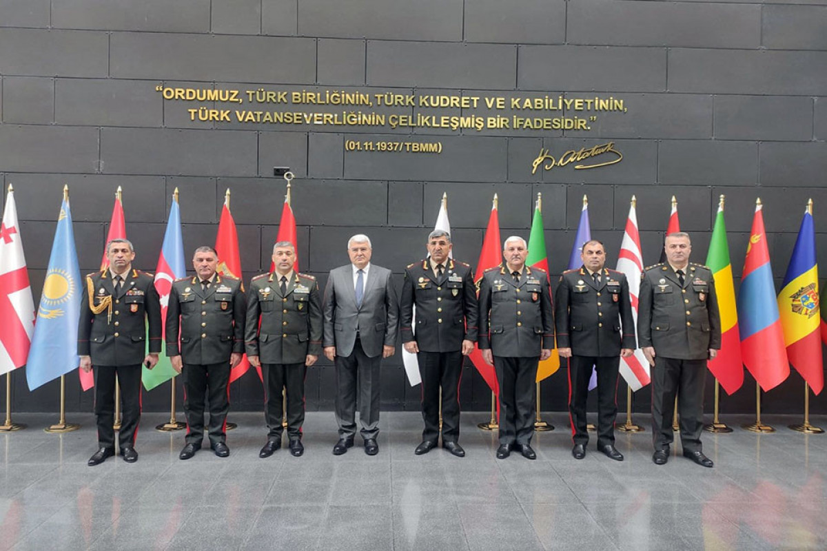 Azərbaycan Ordusunun bir qrup generalı Türkiyədə hərbi sənayə şirkətlərində olublar