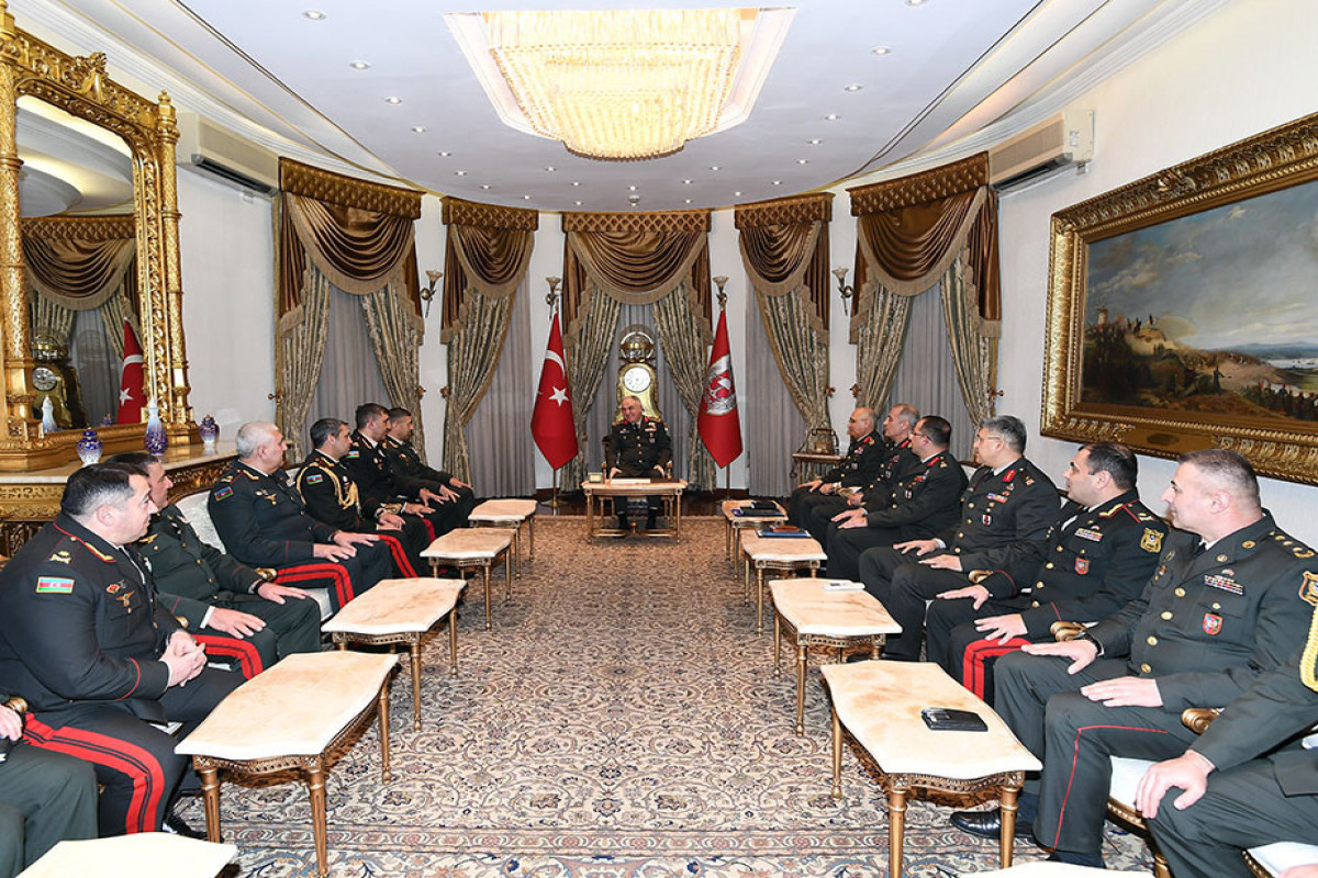 Azərbaycan Ordusunun bir qrup generalı Türkiyədə hərbi sənayə şirkətlərində olublar