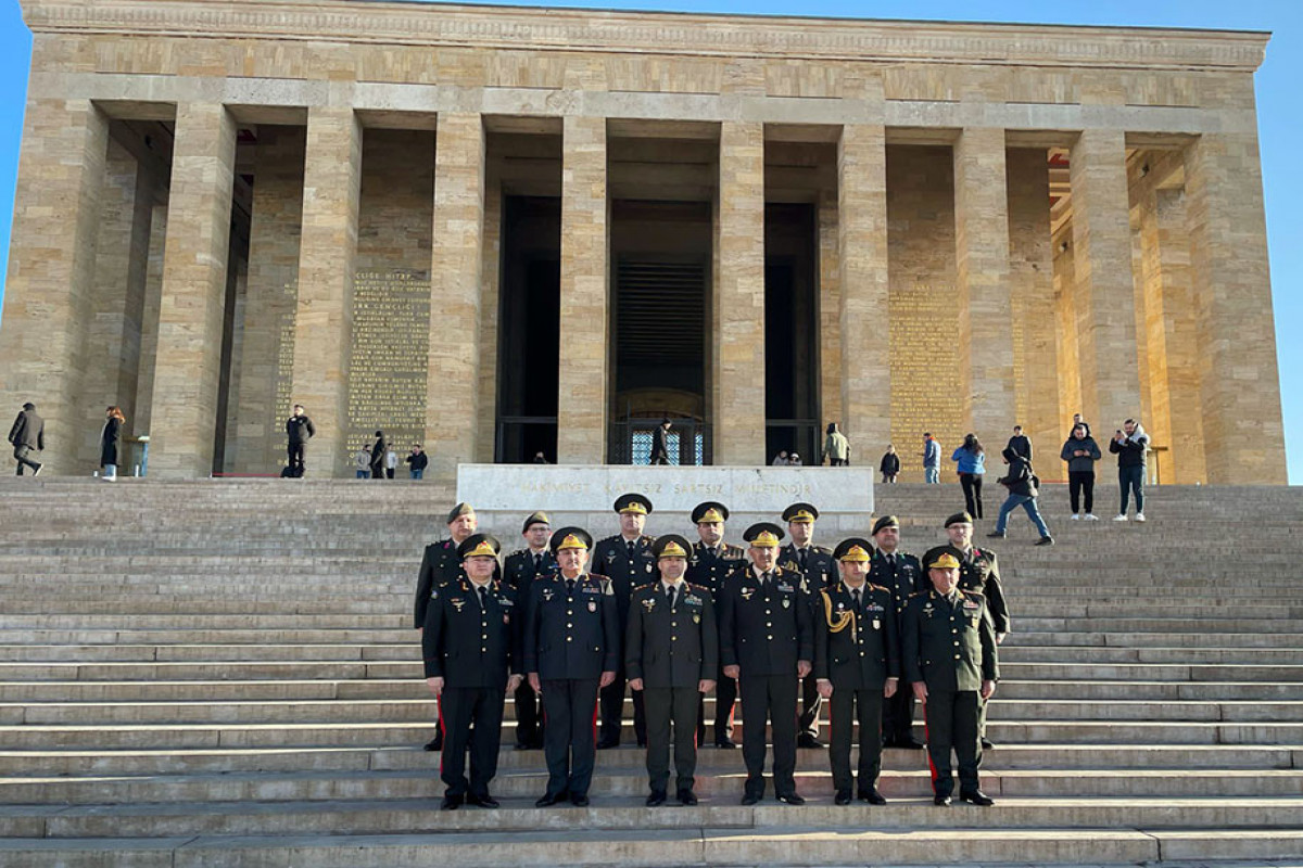 Azərbaycan Ordusunun bir qrup generalı Türkiyədə hərbi sənayə şirkətlərində olublar