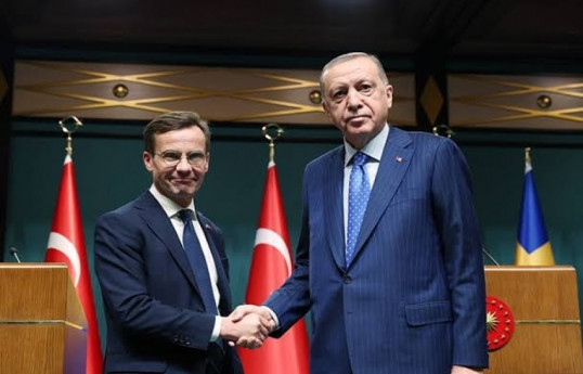 Ərdoğan İsveçin Baş naziri ilə NATO-ya üzvlük prosesini müzakirə edib