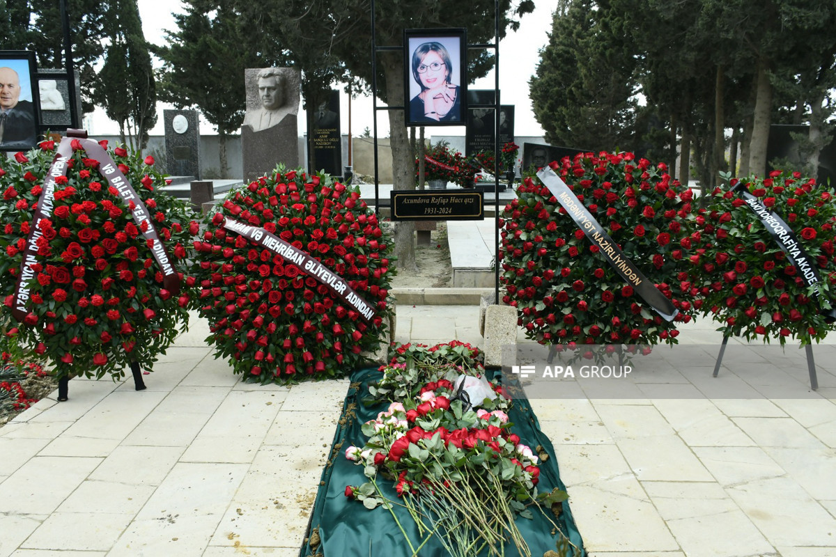 Xalq artisti Rəfiqə Axundova İkinci Fəxri xiyabanda dəfn olunub - FOTO 