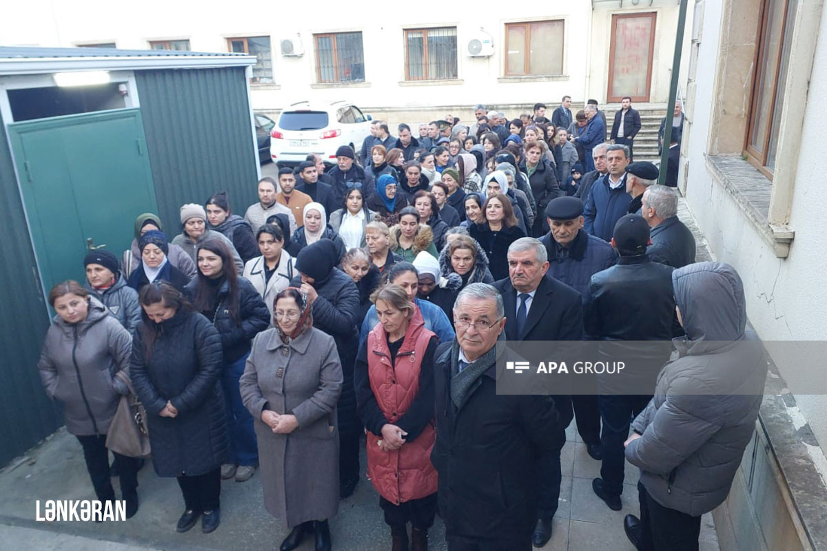 Azərbaycanda Prezident seçkiləri: Məntəqələrdə seçici aktivliyi müşahidə olunur - FOTOLENT 