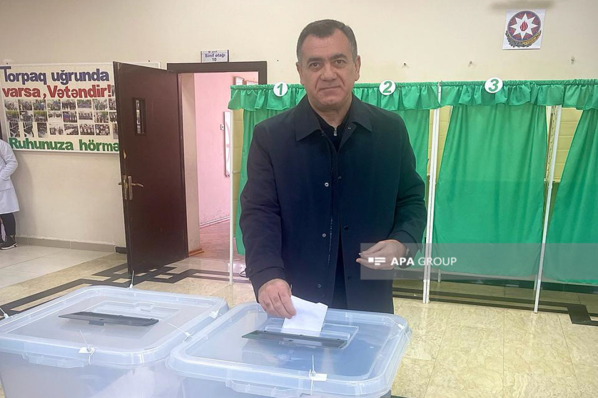 Prezidentliyə namizəd Qüdrət Həsənquliyev səs verib