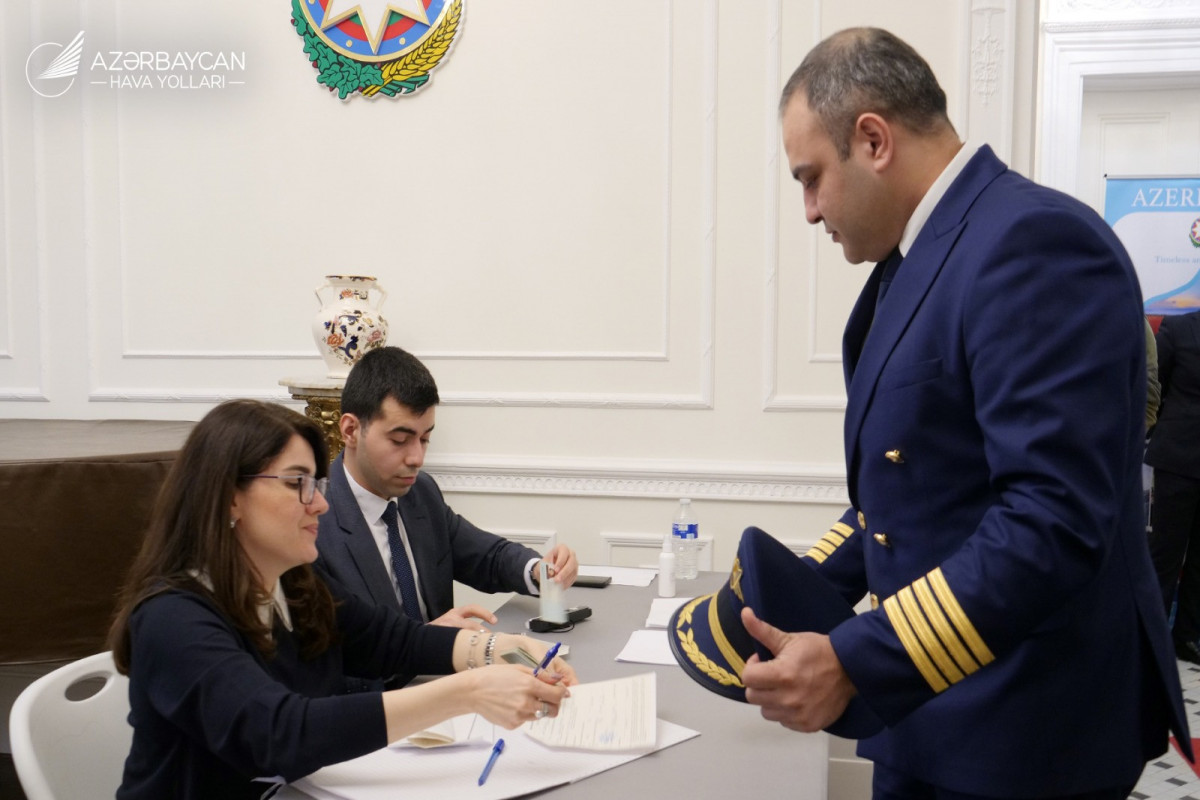 AZAL-ın xaricdə olan əməkdaşları seçkilərdə iştirak edirlər - FOTO 
