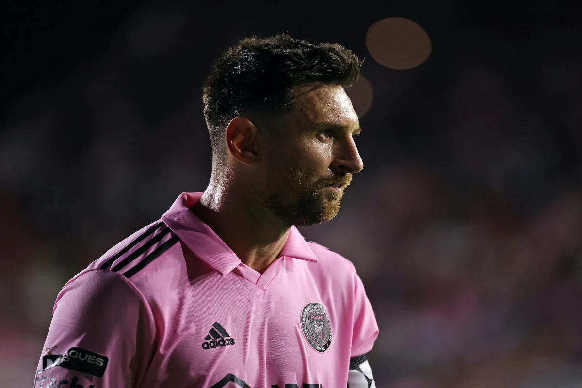 Messi azarkeşlərdən üzr istəyib