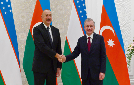 Şavkat Mirziyoyev Azərbaycan Prezidenti İlham Əliyevi təbrik edib