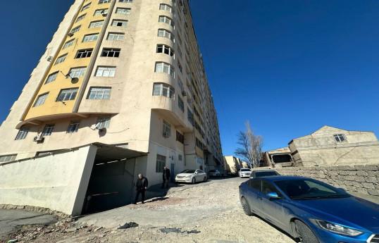 Bakıda sürüşmə sahəsində yeni çatlar yaranıb - FOTO 